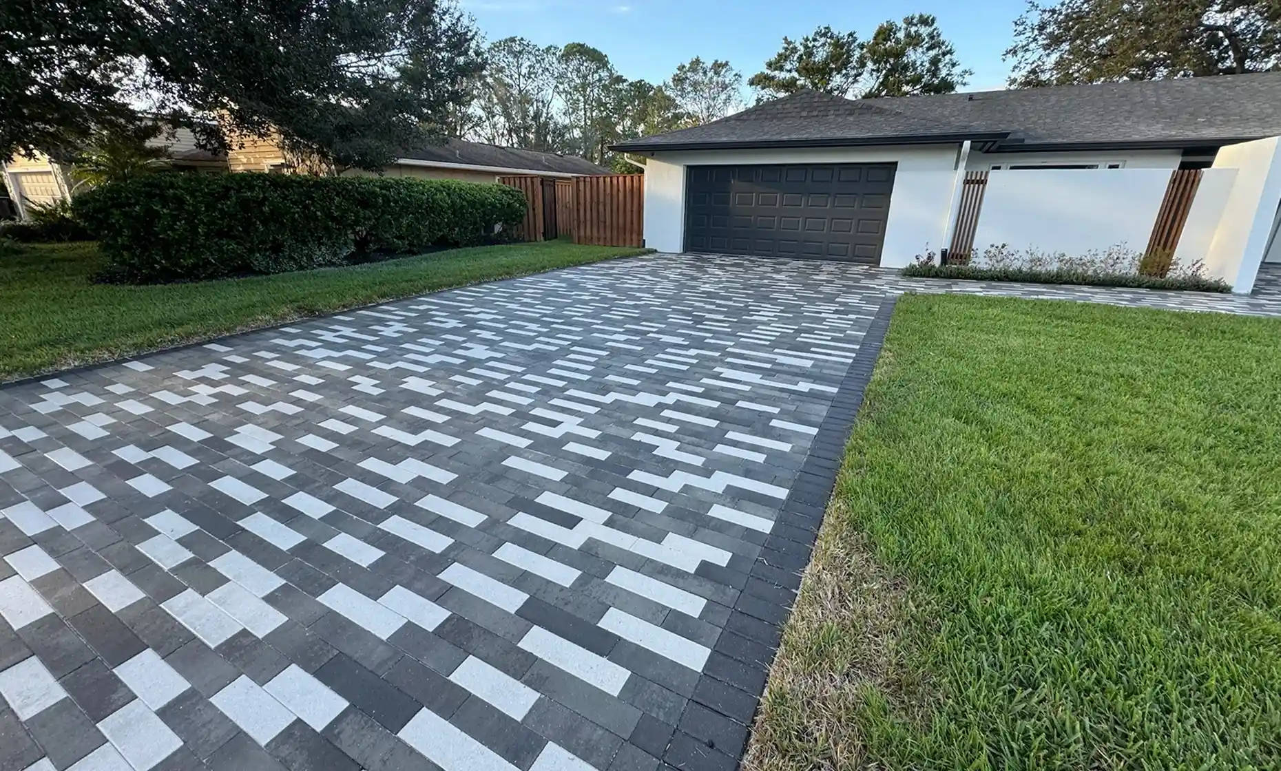 Gray Checkered Florida Driveway Pavers – Front View